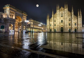 Duomo di Milano , Milan cathedral during rainy evening